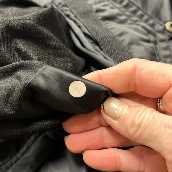 Lululemon Black Waterproof Poncho Cape in Size M/L - Picture 8 of 16